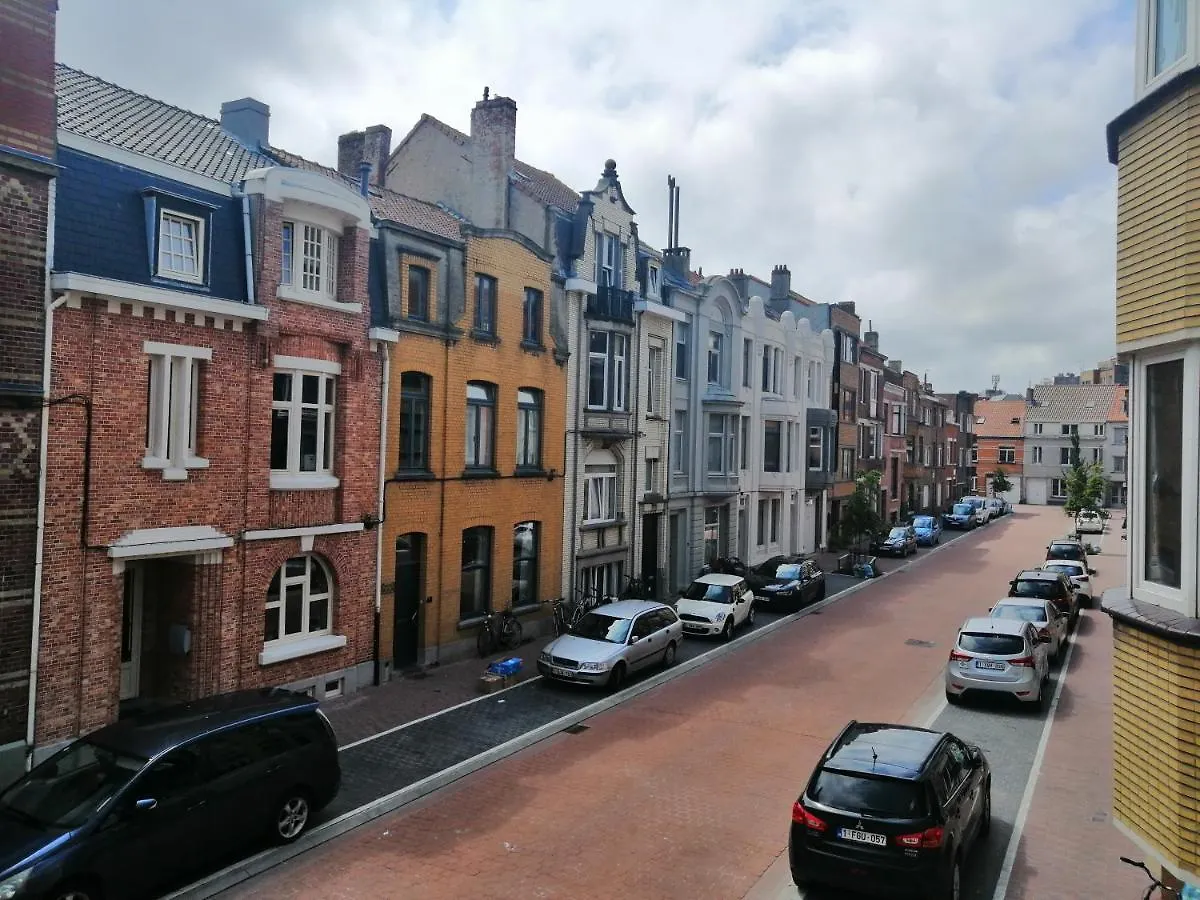 Large Apartment 800M From The Beach 90 Square Meters Ostende